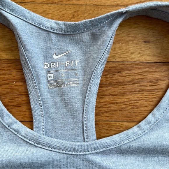 Nike racerback tank - Picture 3 of 5